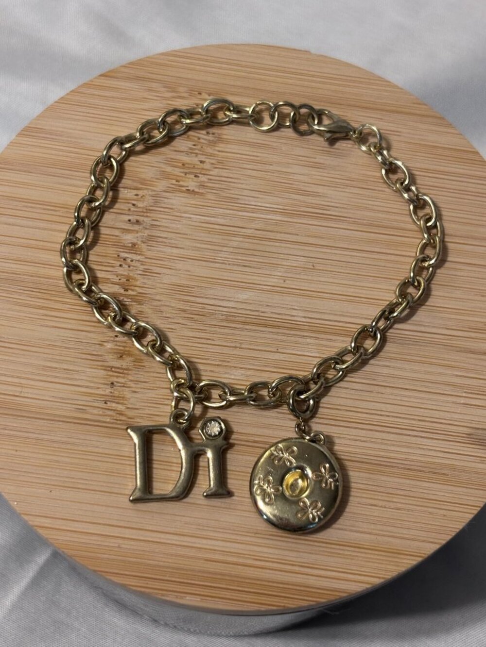 Diamonds International DI Gold Tone Charm Bracelet Sombrero Hat Cruise Souvenir